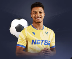 缅怀！劳尔·希门尼斯破门后跪地指天，将进球献给离世的父亲